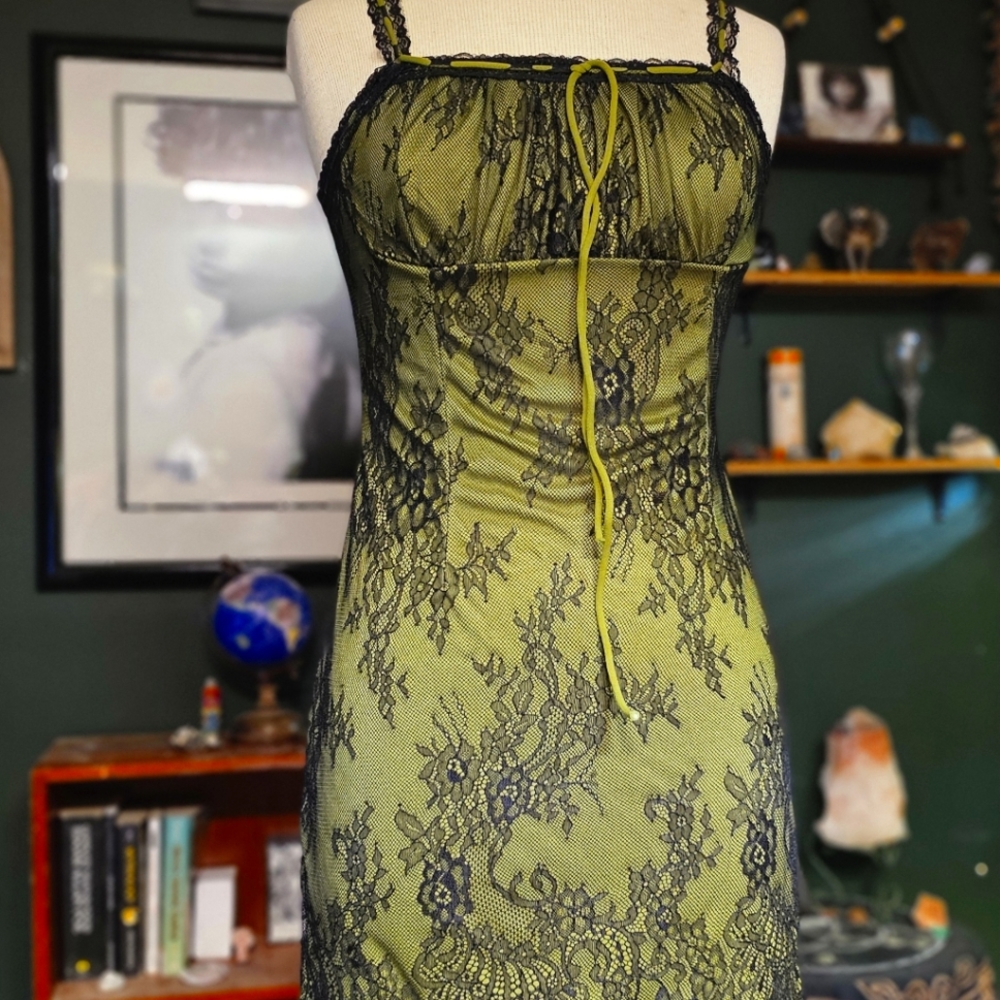 SHEIN Green Bodycon Dress with Black Lace Size M